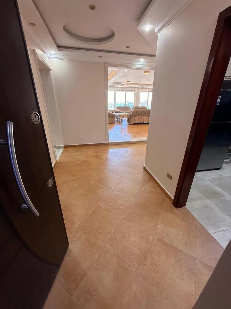 شقة 240 متر في البحر الاعظم للبيع