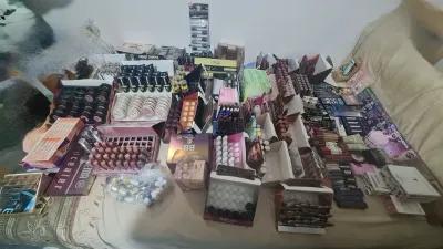 تصفيه محل مكياج للبيع في مدينة 15 مايو, القاهرة - 22,500 EGP