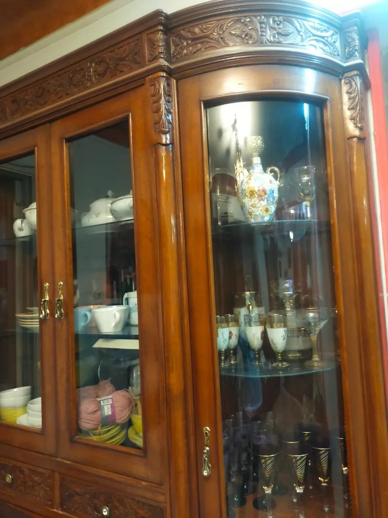 نيش خشب زان حاله ممتازة كبير وحلو