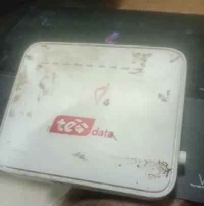 راوتر مستعمل بحالة جيدة ومعاه العلبة والادبتور we في الجمرك, الإسكندرية - 400 EGP