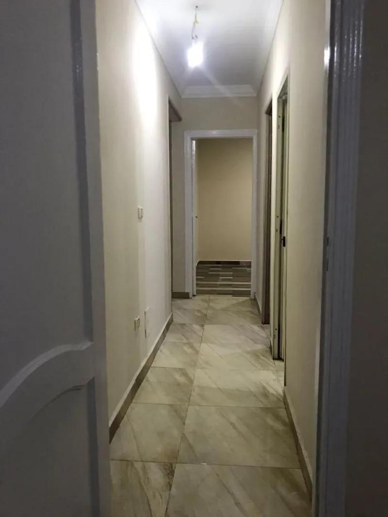 شقة لقطة للبيع موقع متميز حيوى متوفر جميع الخدمات