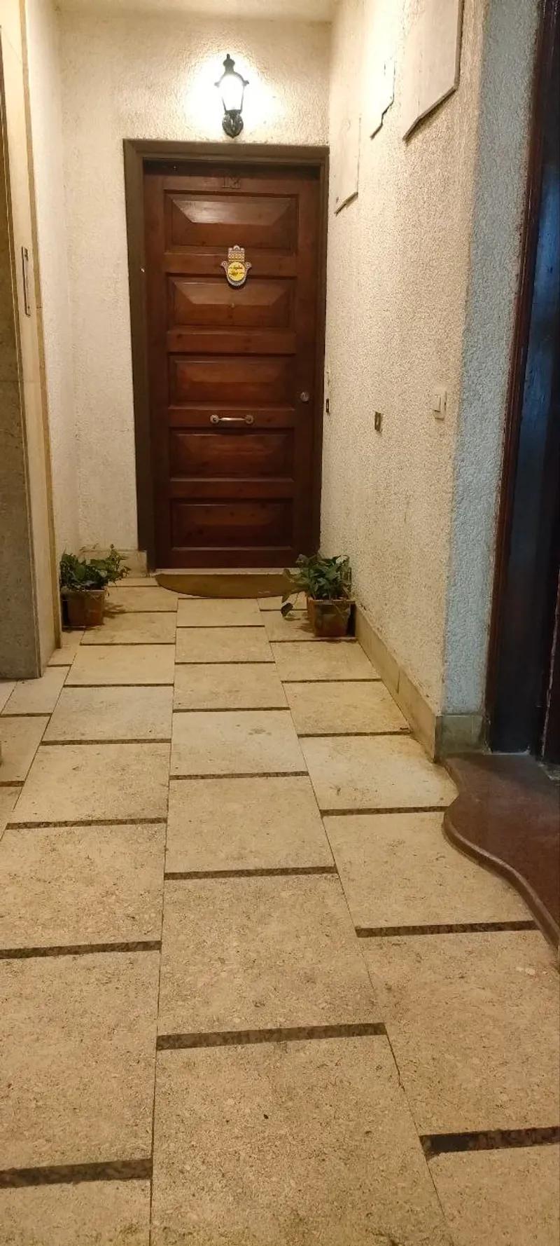 شقة لقطة للبيع مساحة ممتازة مكان هادئ