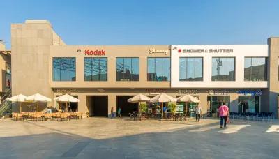 عيادة طبية للبيع-123 م-محور جمال عبد الناصر -القاهرة الجديدة