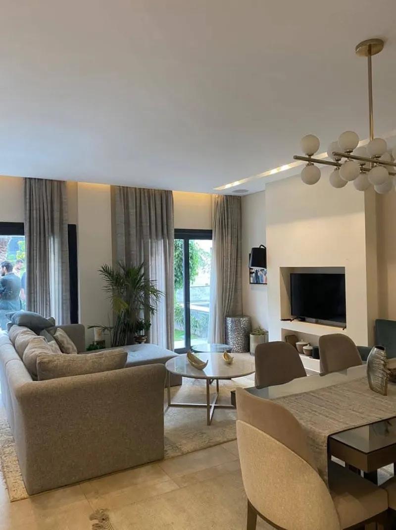 شقة متشطبة بالكامل ، في كمبوند mist