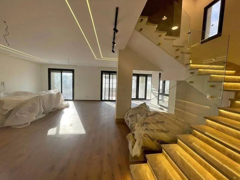 جبتلك شقه دوبلكس علي طريق السويس دايركت