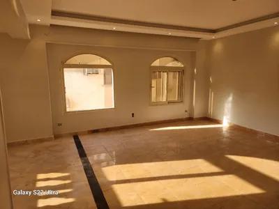 شقة للبيع في الحي الخامس