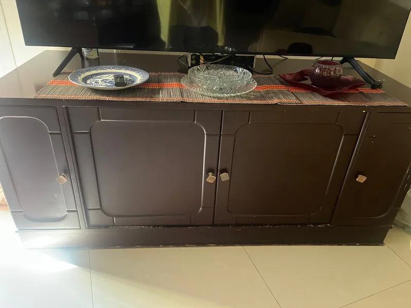 للبيع ترابيزة تليفزيون خشب زان 150*60