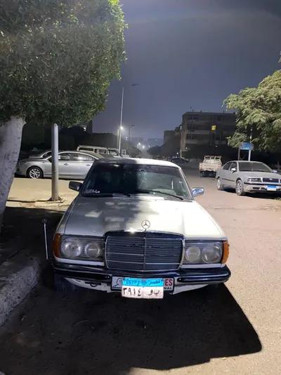 مرسيدس بنز الفئه e 1980