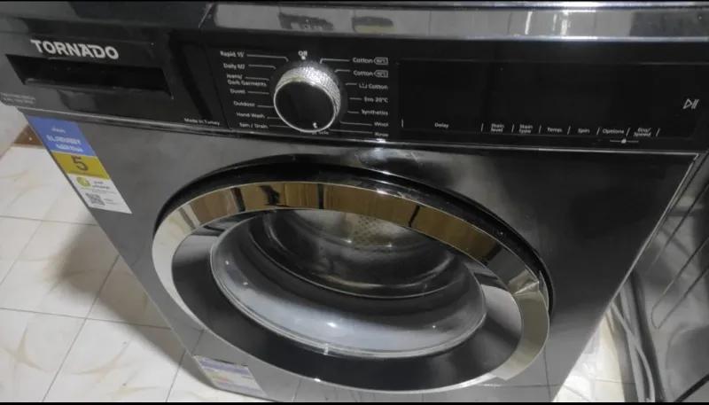 للبيع غسالة ملابس تورنيدو 8 كيلو ضمان 5 سنين بالكرتونة