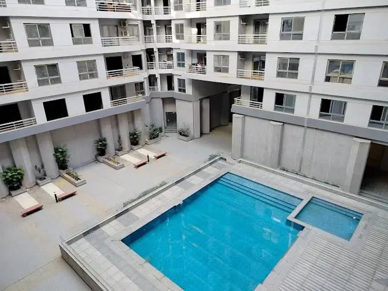 شقة للبيع استلام فوري في كمبوند في مدينة نصر مقدم 915 الف