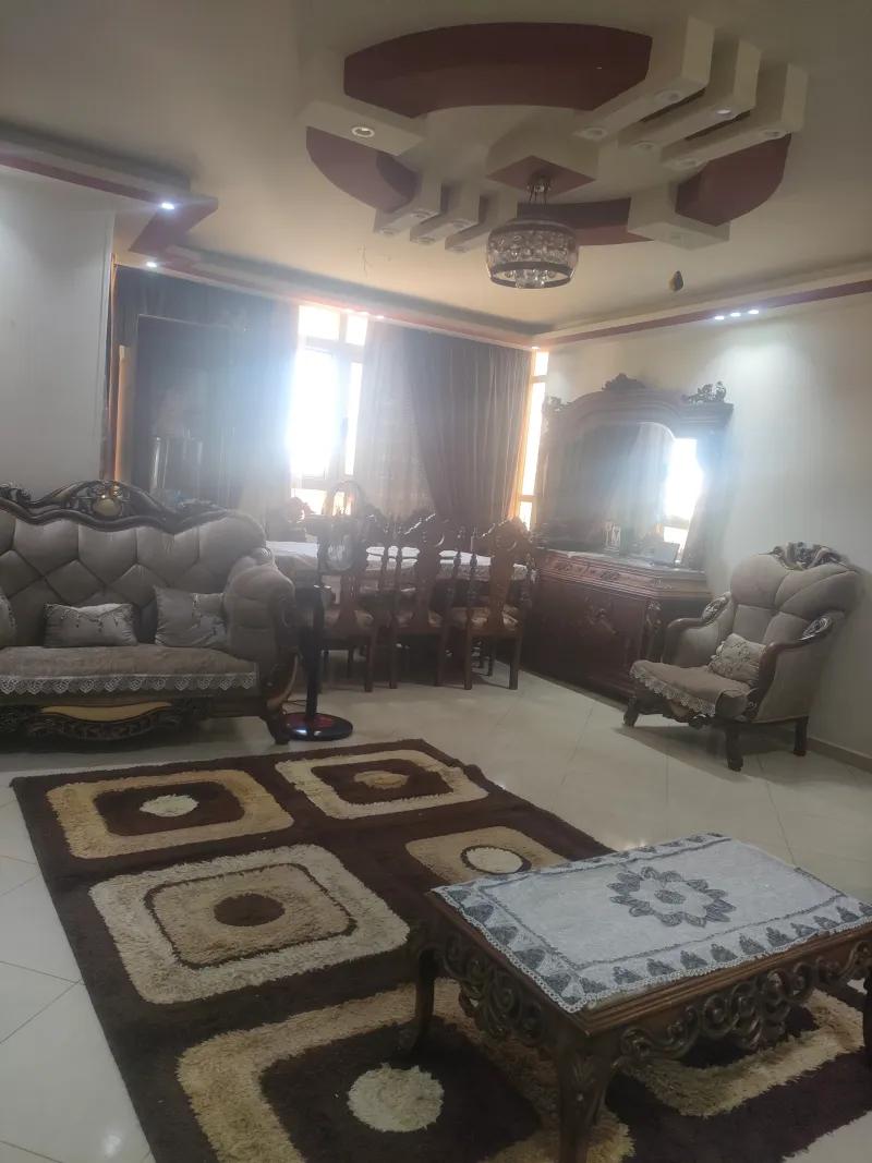 شقه للبيع ف ارقي محاورات العاشر من رمضان 😍 مجاوره 29 بمبلغ