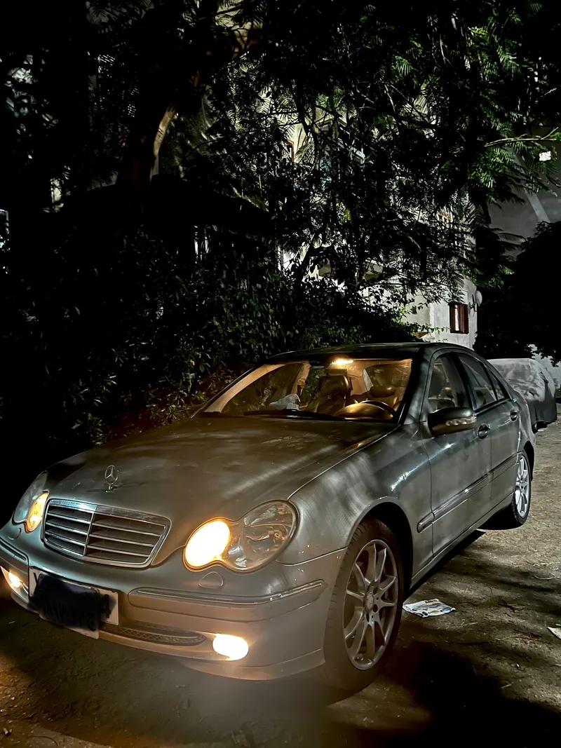 سيارة بحالة ممتازة