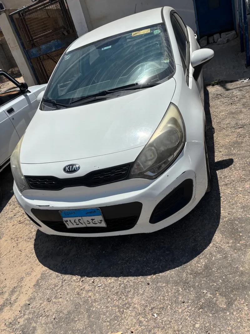 كيا ريو هاتشباك ٢٠١٥ ابيض