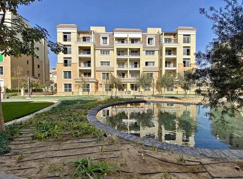 شقة للبيع في كمبوند سراي بجوار مدينتي بمقدم 990الف تقسيط لحد 12 سنة