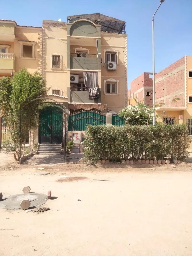 بيت ٣ ادوار