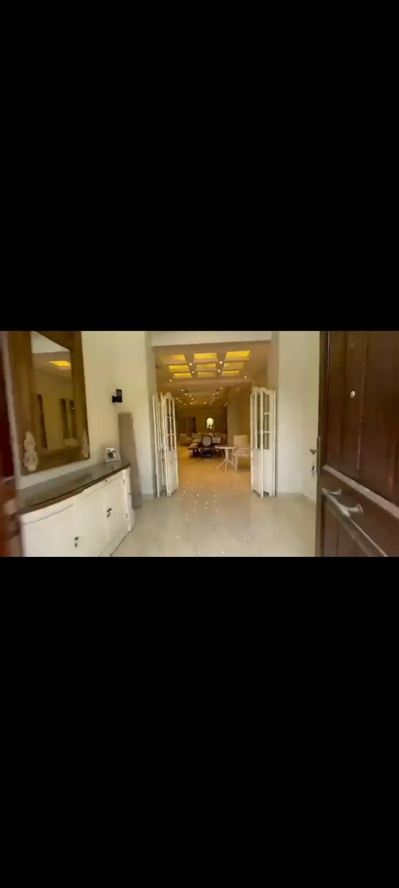 فيلا للبيع في الهايت برك