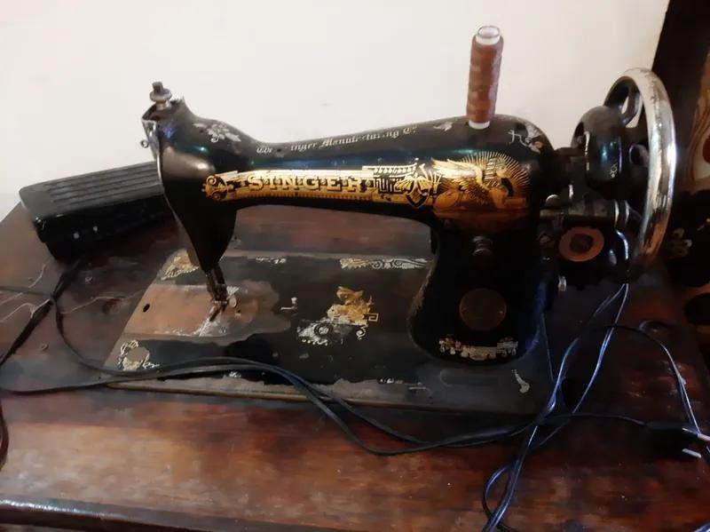 لدواعي السفر ماكينة خياطة سنجر أصلية قديمة