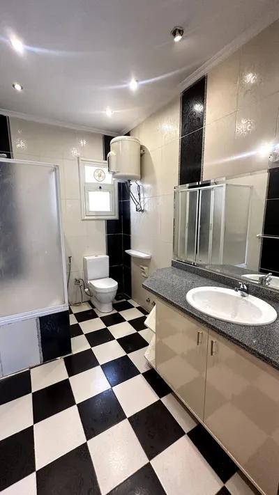 فيلا في حي القصور الشيخ زايد مستقله فندقيه