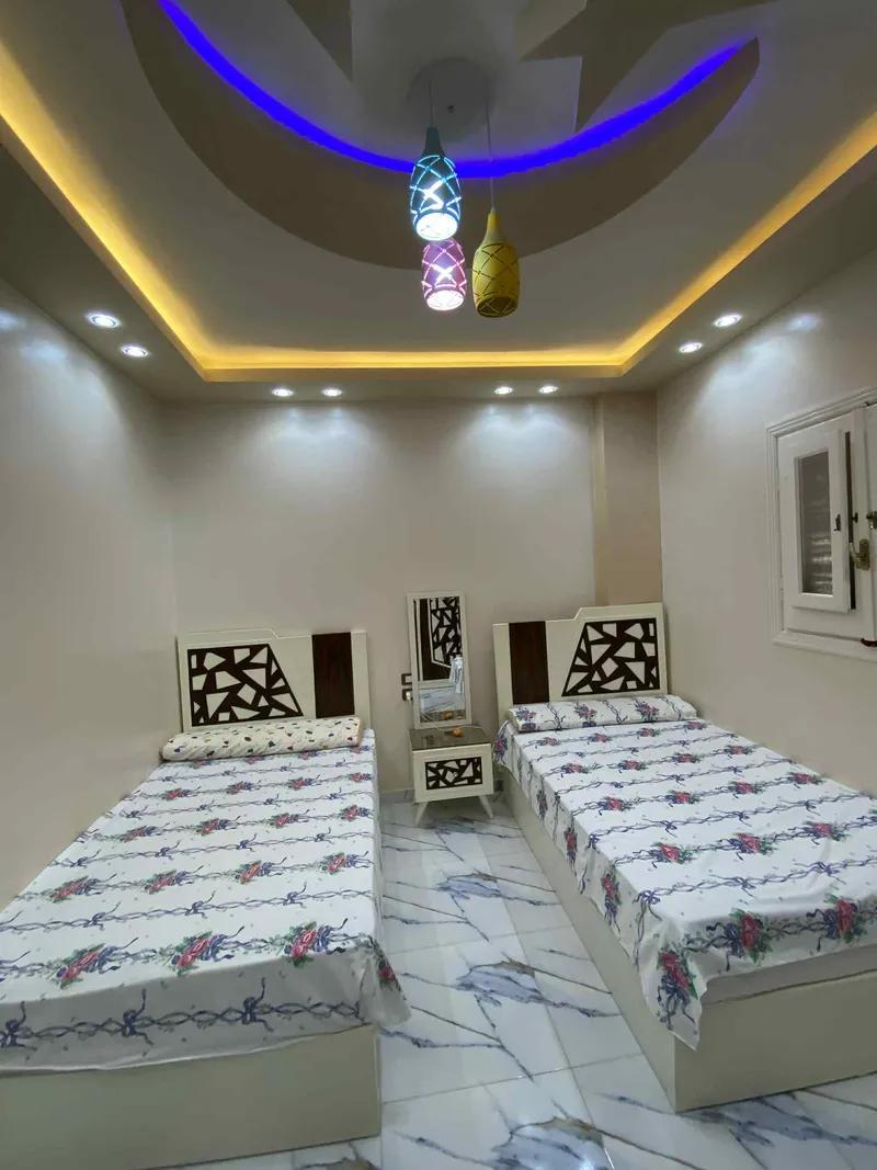 شقة سكنية أمام الجامعة بالمستثمر الصغير