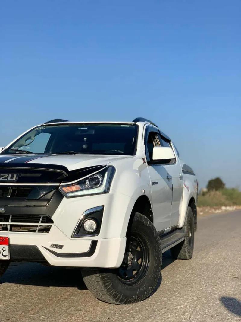 عربيه دوبل كابينه علي ابوها استروالي غرز كوتش صحراوى