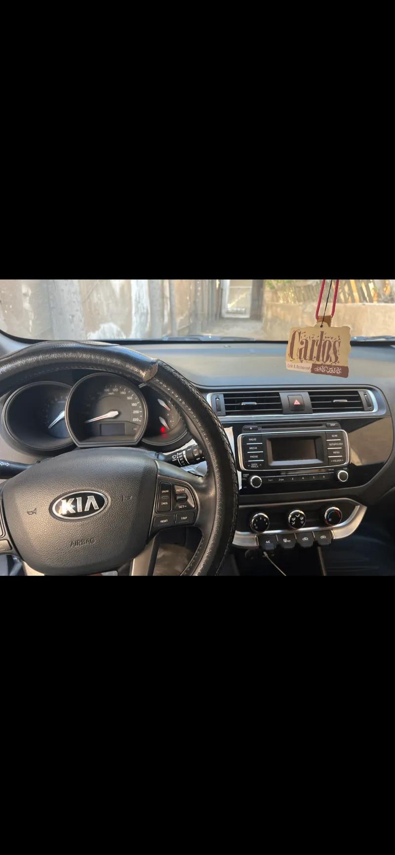 من المالك ريو 2015 هاي لاين - فبريكة - عداد ٣٠ الف كيلو - فتحة سقف