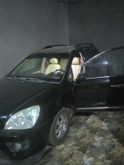 كيا كارينز 2010