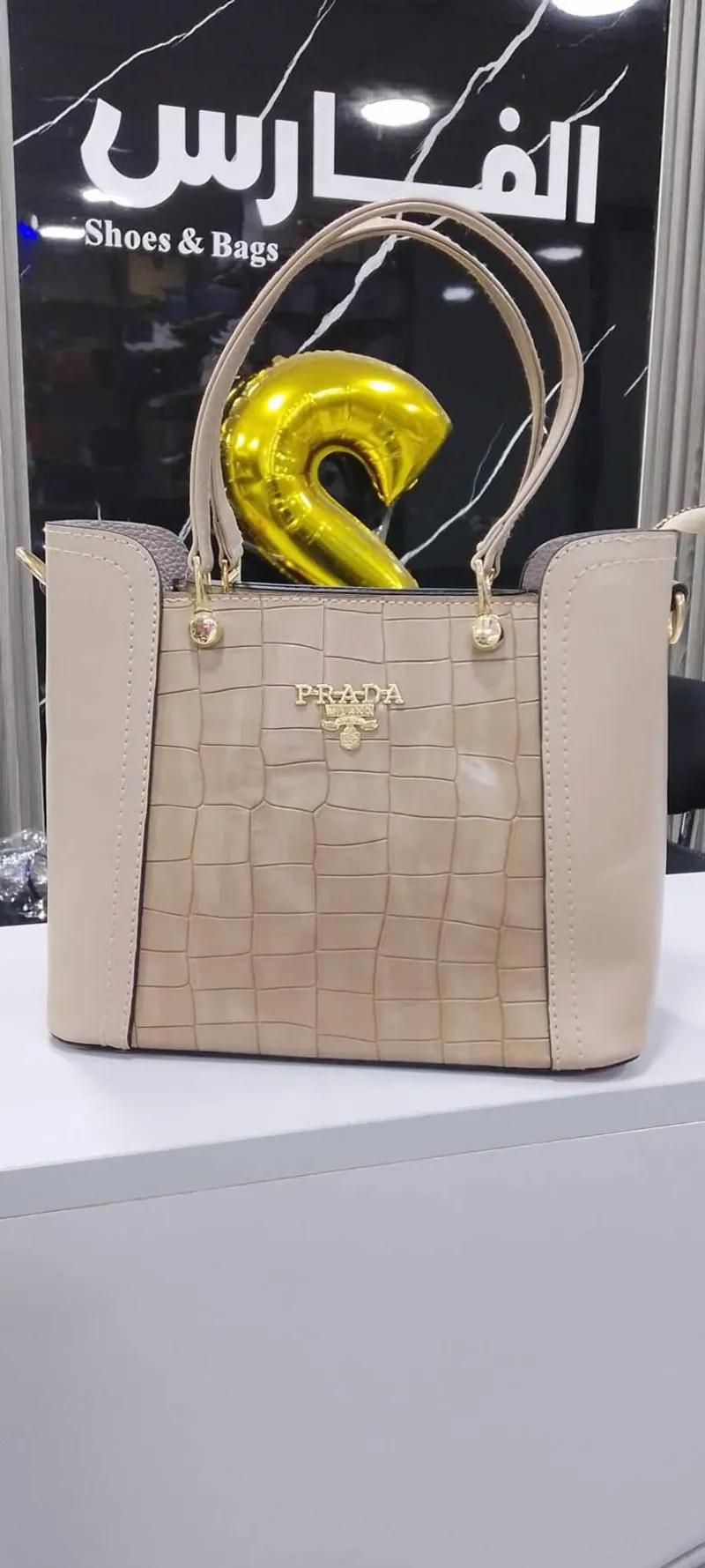 شنطة PRADA للنساء جلد ناعم كوركوديل