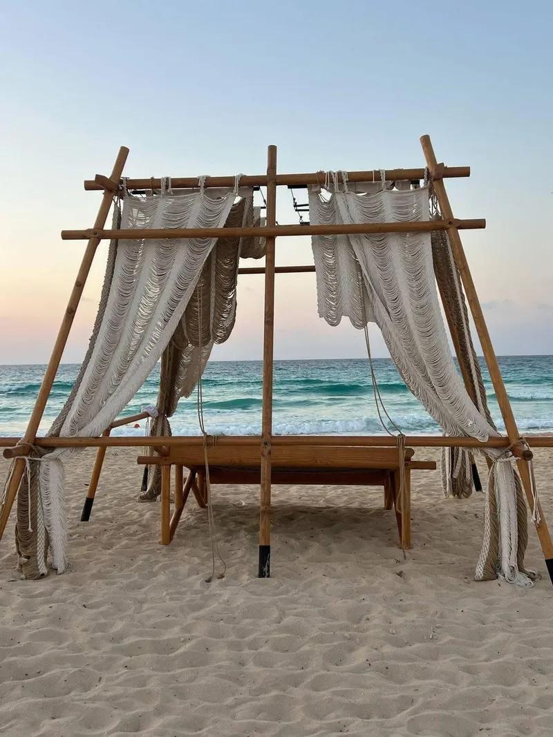 فيلا للبيع صف اول علي البحر متشطبة بالكامل من هايد بارك الساحل الشمالي