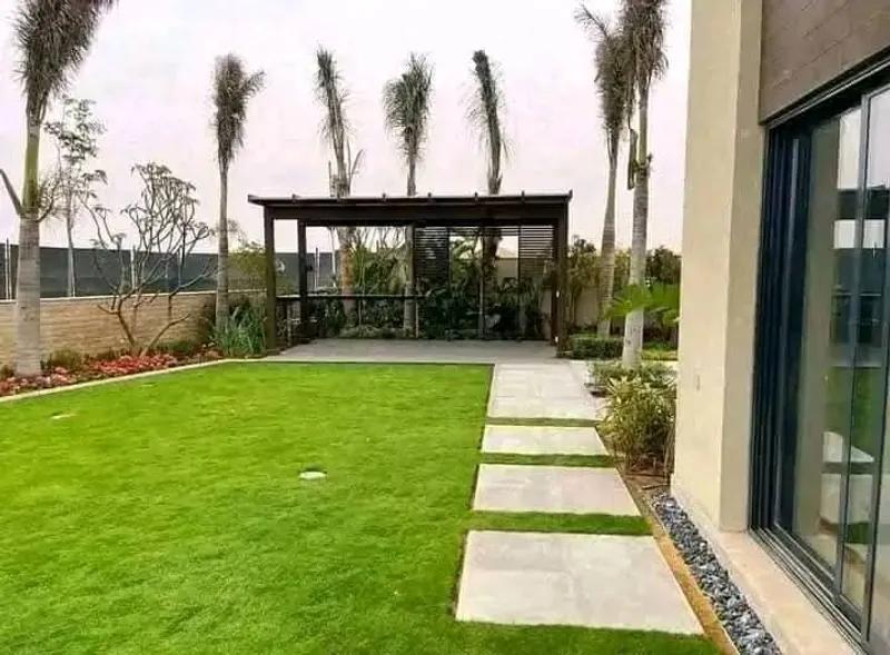 شقة للبيع 3 غرف ف كمبوند تاج سيتي مطلوب كاش 633,000