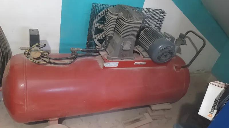 كمبيروسور لقطه