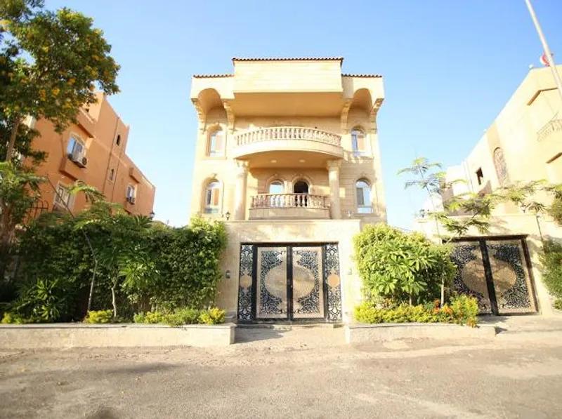 فيلا في قلب الشيخ زايد الحي التاسع