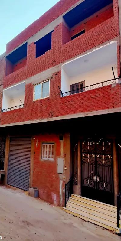 عمارة سكنية للبيع في الوراق