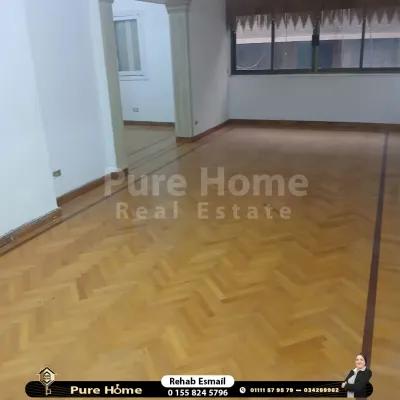 شقة للايجار - سان ستيفانو - خطوات من الترام