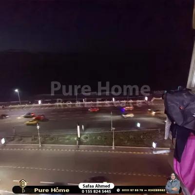 شقة مفروشه للايجار- كامب شيزار - بحر مباشر