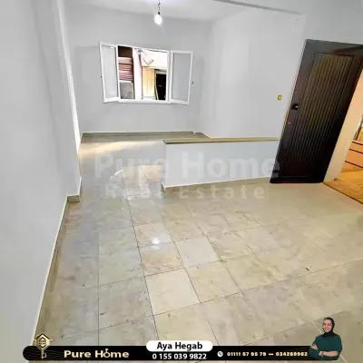 شقة للبيع في سان ستيفانو