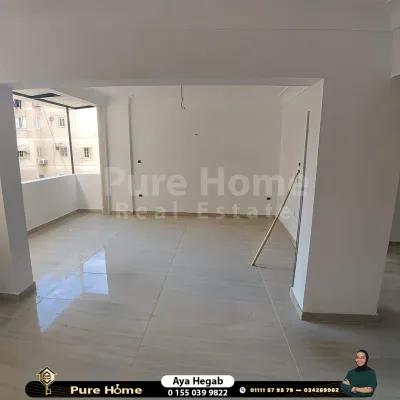 شقة للبيع في لوران