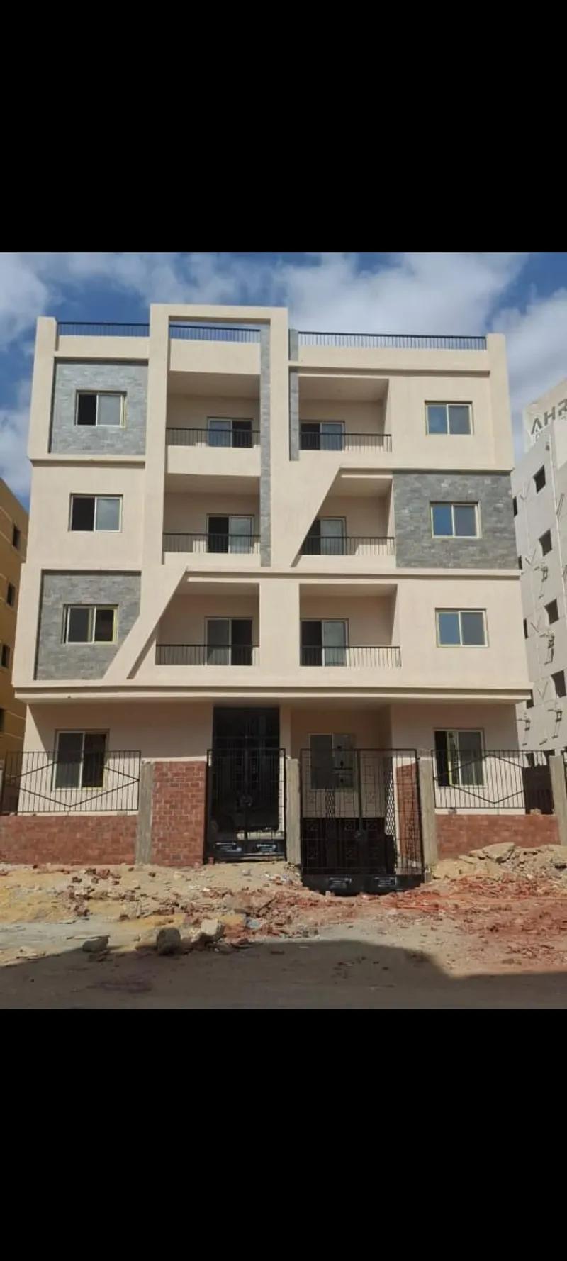 شقه للبيع بكومباوند جرايا التجمع تمر حنه 5 دقائق من الرحاب