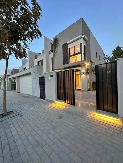 تاون هاوس للبيع في سوديك ويست