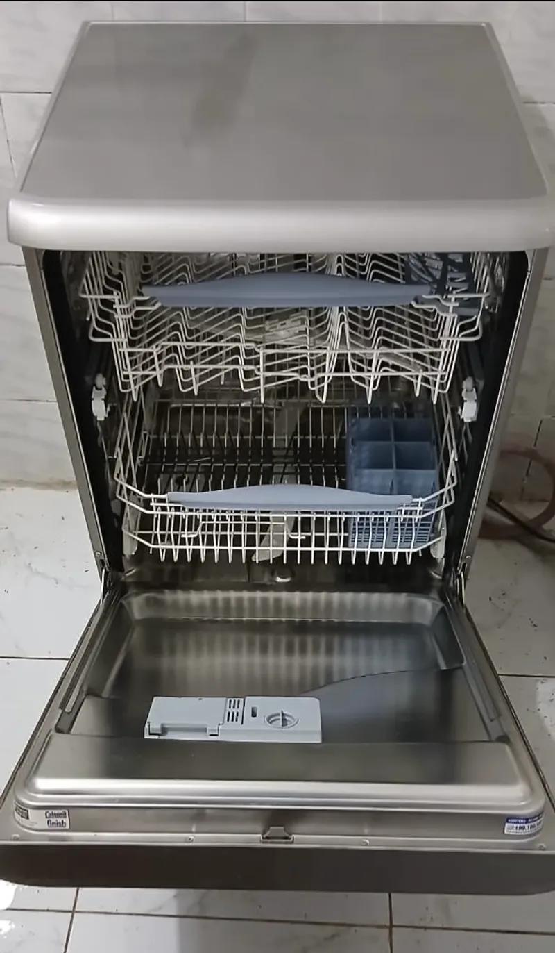 للبيع غسالة اطباق اريستون ايطالى مستعملة