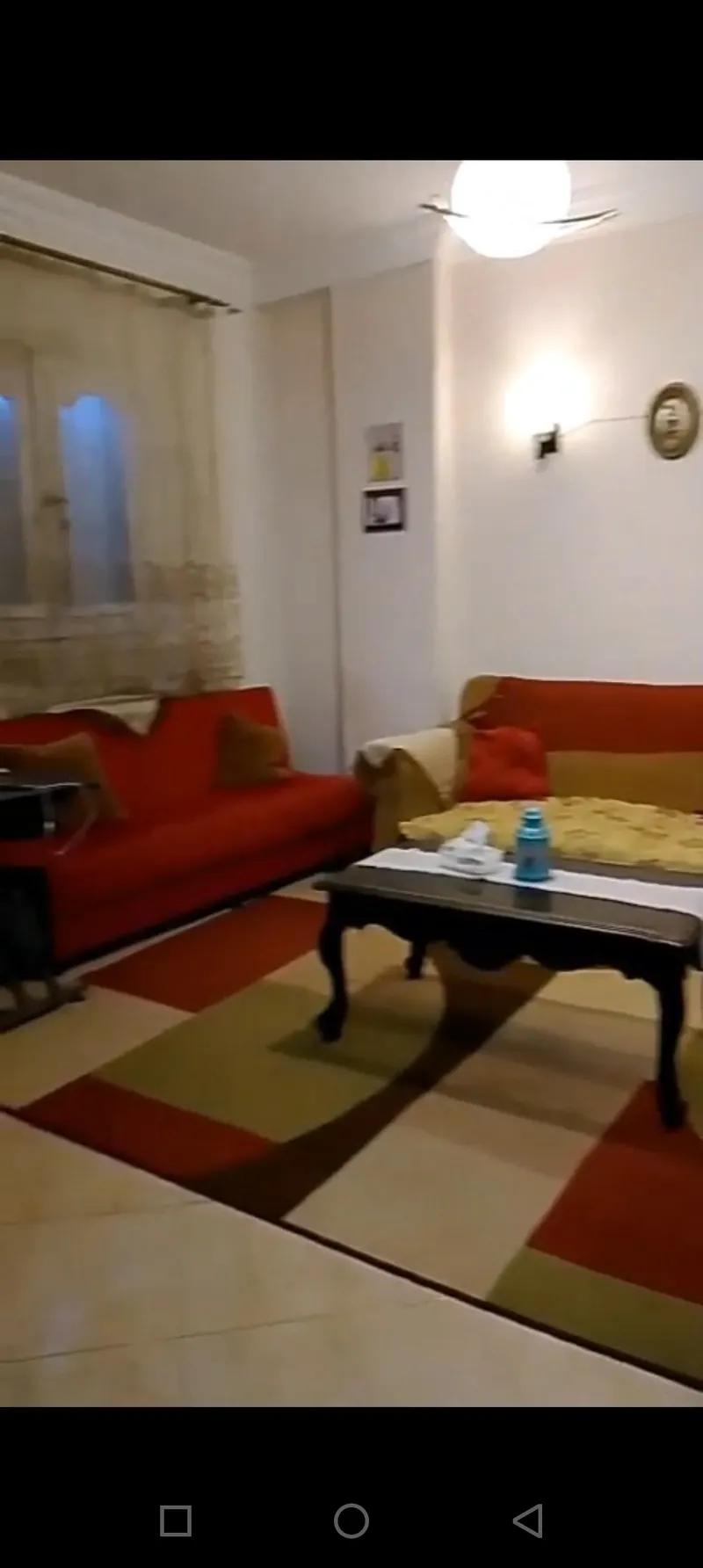 شقة بسعر محروق لدواعي السفر بالفرش والأجهزة كاملة