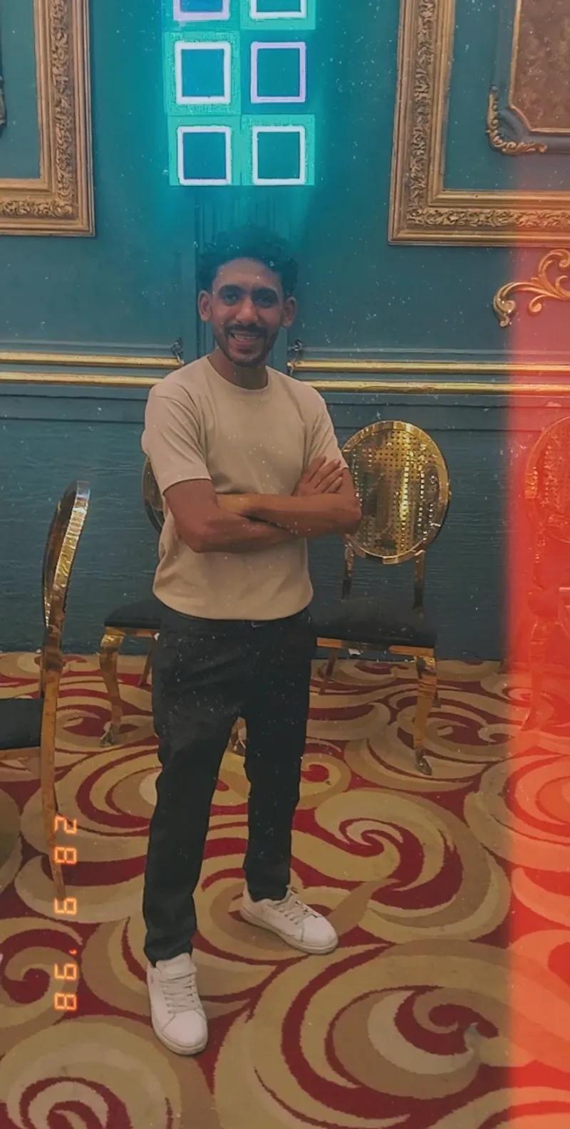 شقه ١٠٠ متر صافي للبيع منشيه عبد المنعم رياض