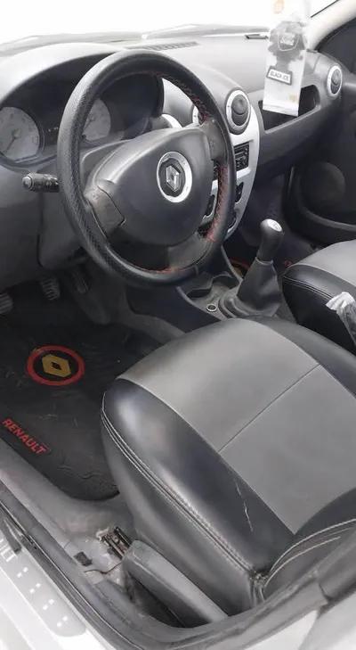 رينو لوجان 2010