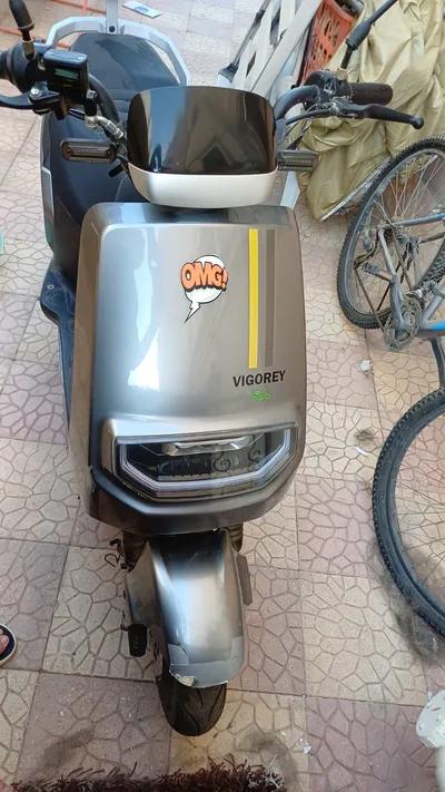 دراجات نارية سكوتر كهربائي 2025