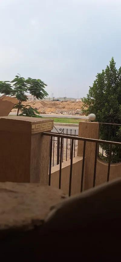 شقة للبيع في مدينة العبور