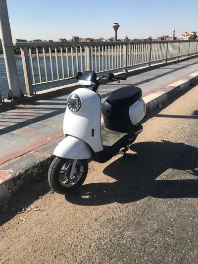 دراجات نارية سكوتر كهربائي 2025