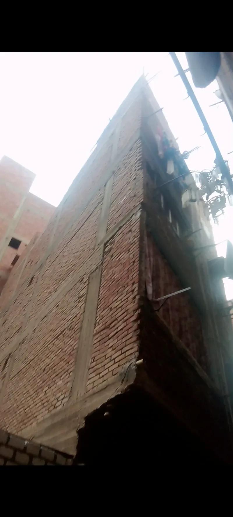 بيت للبيع كامل بى عدادات مياه وكهرباء وغاز قديمه