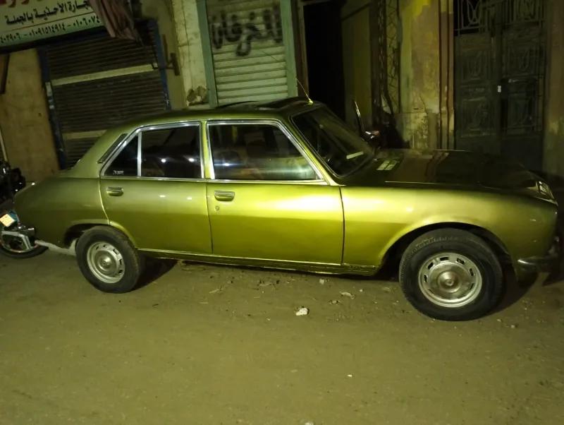 للبيع عربيه بيجو 504