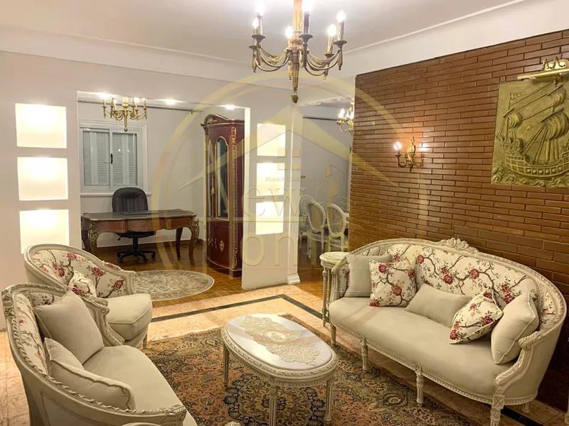 شقه 140م للبيع بقلب محرم بك