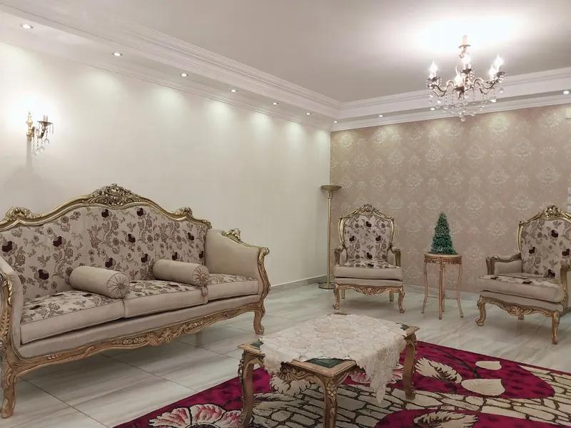 شقه مفروشه ميدان الساعه فيصل