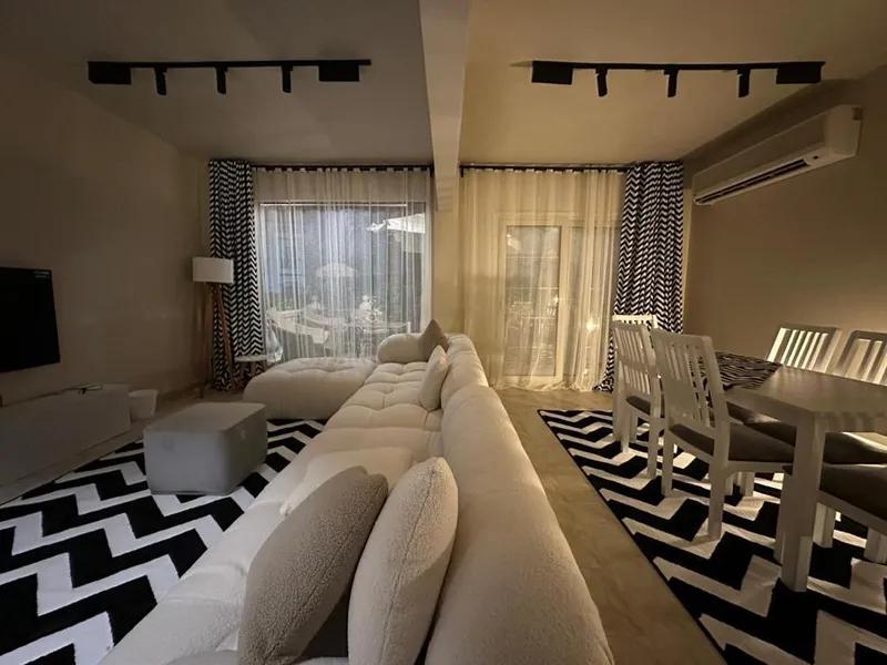 فيلا منفصله بالعين السخنه